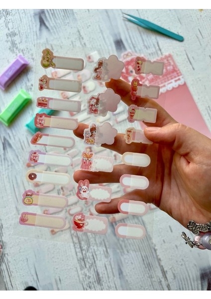 Kawaii Karakterli Koyu Pembe 4 Yaprak 92 Adet Şeffaf Koruma Katmanlı Su Geçirmez Okul Isim Etiketi / Sticker / Çıkartma / Bant