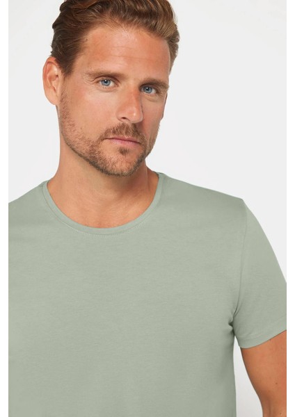 Erkek Slim Fit Dar Kesim Pamuklu Yumuşak Doku Likralı Esnek Kumaş Yeşil Bisiklet Yaka Tişört