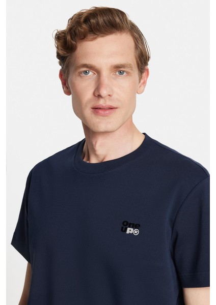 Relax Fit Rahat Kesim Pamuklu Ön ve Arka Baskı ve Nakış Detaylı Bisiklet Yaka lacivert Erkek Tişört