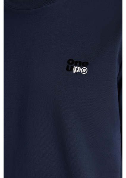 Relax Fit Rahat Kesim Pamuklu Ön ve Arka Baskı ve Nakış Detaylı Bisiklet Yaka lacivert Erkek Tişört modelleri