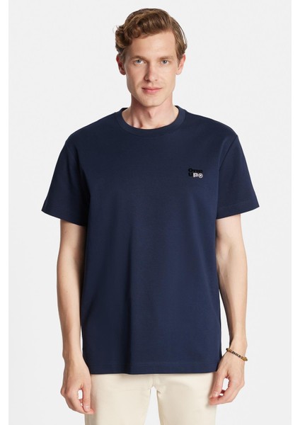 Relax Fit Rahat Kesim Pamuklu Ön ve Arka Baskı ve Nakış Detaylı Bisiklet Yaka lacivert Erkek Tişört fırsatları