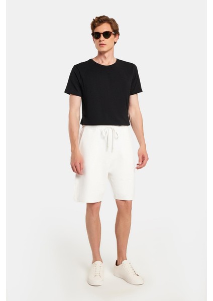 Erkek Relax Fit Rahat Kesim Yandan Cepli beyaz Bermuda Şort modelleri