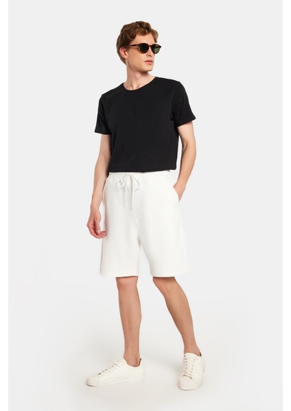Erkek Relax Fit Rahat Kesim Yandan Cepli beyaz Bermuda Şort fırsatları