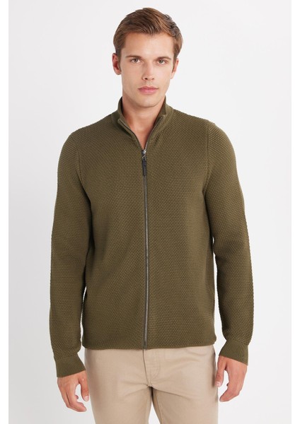 Erkek Standart Fit Normal Kesim Desenli Yarım Balıkçı Yaka Fermuarlı Açık Haki Renk Hırka fırsatları