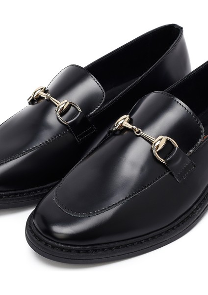 Kadın Siyah Tokalı Deri Maskülen Loafer 25AFD130426