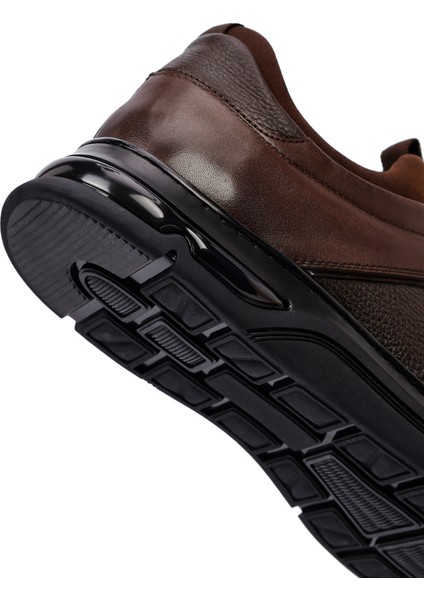 Erkek Kahverengi Bağcıklı Kalın Tabanlı Deri Casual Sneaker 25WFD676618