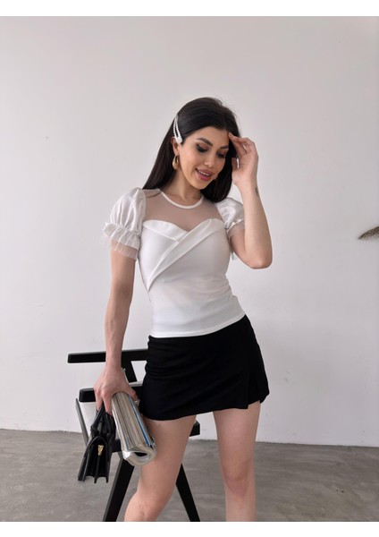 Bisiklet Yaka Tül Detaylı Kolları Fırfırlı Bluz