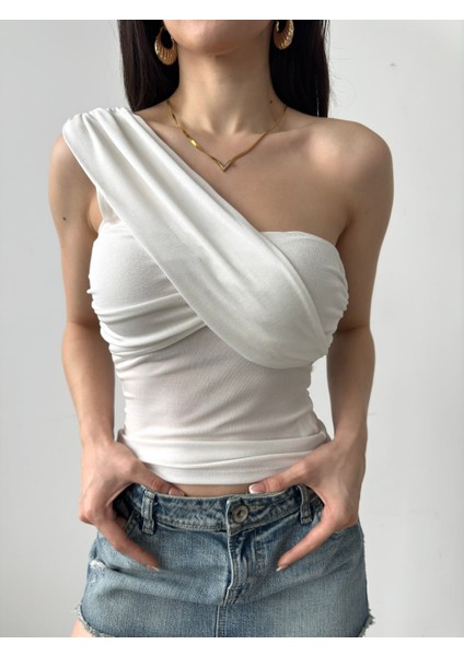 Tek Omuz Buzzy Bluz indirimleri