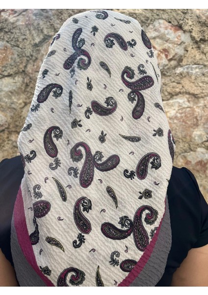 Siyah Beyaz Geometrik Desenli Pamuklu Yazma – Modern Başörtüsü, Günlük ve Özel Gün fırsatları