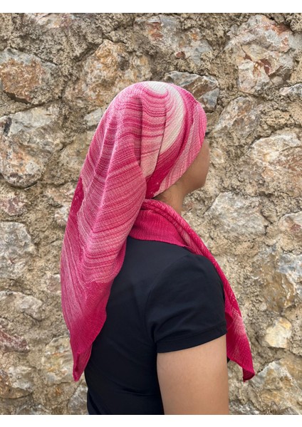 Pembe Desenli Pamuklu Yazma – Yumuşak Dokulu, Günlük ve Özel Gün Kullanımına Uygun