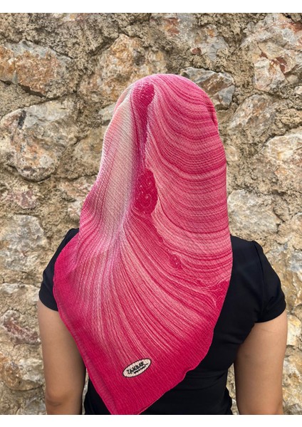 Pembe Desenli Pamuklu Yazma – Yumuşak Dokulu, Günlük ve Özel Gün Kullanımına Uygun fiyatları