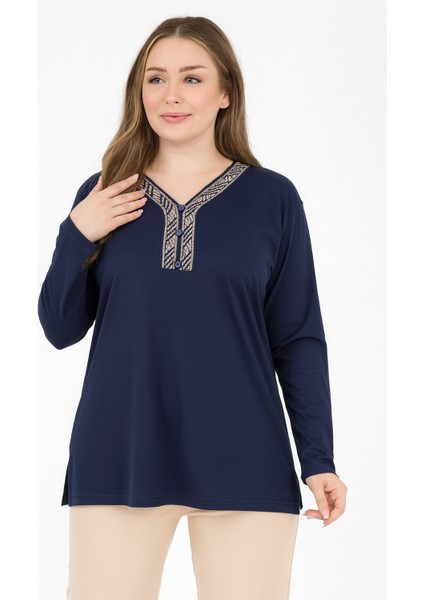 Kadın Orta Yaş ve Üzeri V Yaka Desenli Yırtmaçlı Lacivert Anne Penye Bluz