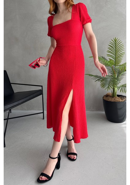 Kare Yaka Sırt Dekolteli Yırtmaç Detaylı Gofre Elbise indirimleri