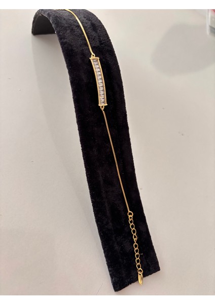 Altın Renk Ince Zincir Dikdörtgen Taşlı Bileklik – Minimal Zarafet - çelik bileklik fiyatları