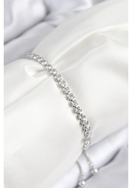 Bfs Pirinç Zirkon Taşlı Sıralı Model Gümüş Renk Asansörlü Kadın Bileklik