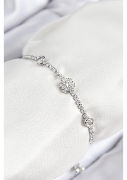 Bfs Pirinç Zirkon Taşlı Kar Tanesi Model Gümüş Renk Asansörlü Kadın Bileklik