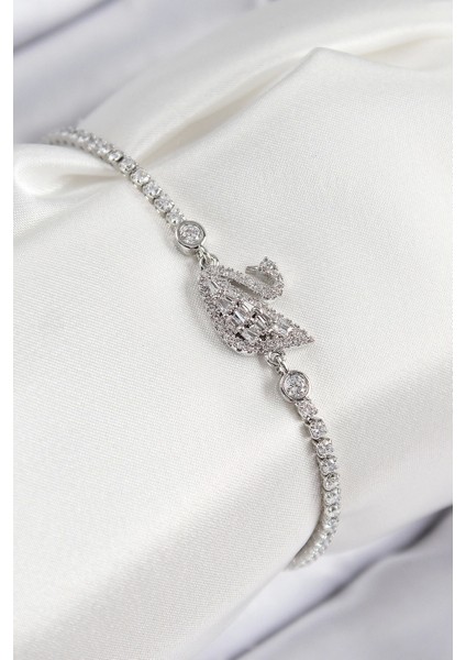 Bfs Pirinç Zirkon Taşlı Kuğu Model Gümüş Renk Kadın Bileklik