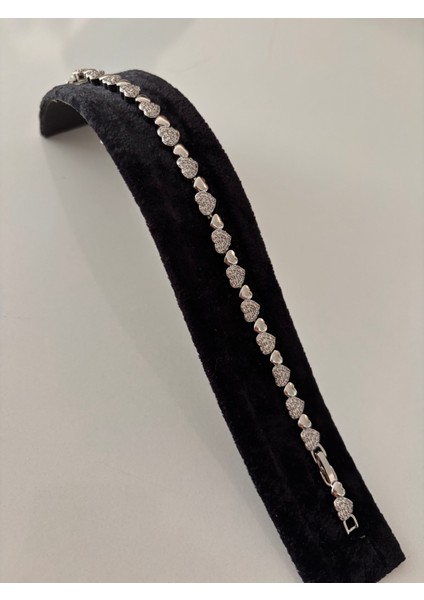 Gümüş Renk Paslanmaz Çelik Kalp Taşlı Bileklik – Zarif ve Dayanıklı modelleri