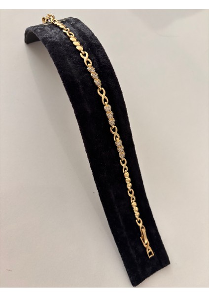 Altın Renk Paslanmaz Çelik Taşlı Kalp Desenli Bileklik – Zarif ve Dayanıklı modelleri