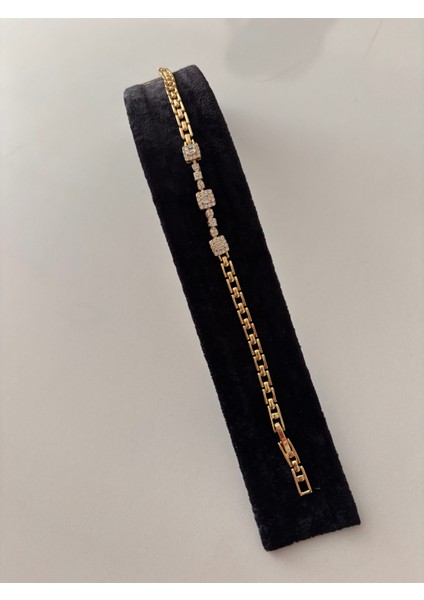 Altın Renk Paslanmaz Çelik Üç Taşlı Bileklik – Zarif ve Dayanıklı modelleri