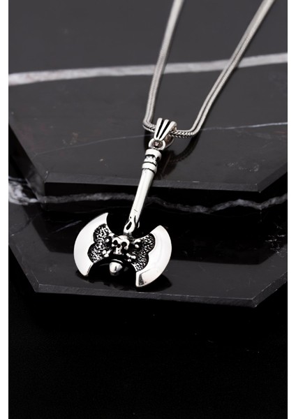 Gümüş Kurukafa Motifli Balta Erkek Kolye