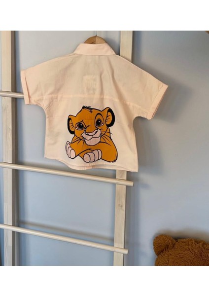 Simba Baskı Desenli Unisex Açık Pembe Gömlek fırsatları