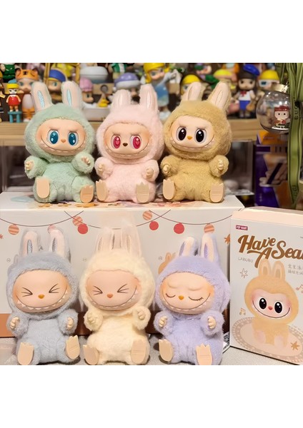 Labubu The Monster Oturan Labubu Peluş Sürpriz Kutu