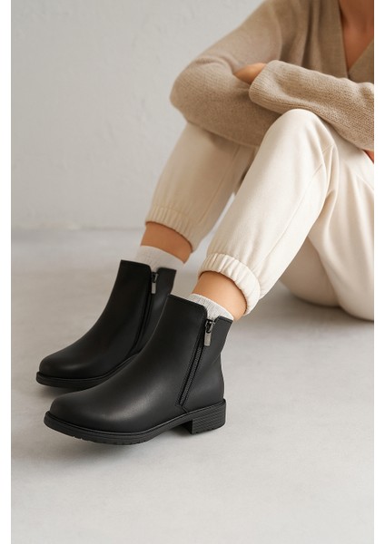Siyah Fermuarlı Kısa Topuklu Kadın Bot Şık Tasarım ve Rahat Günlük ve Ofis Suya Dayanıklı Kaymaz Taban fırsatları