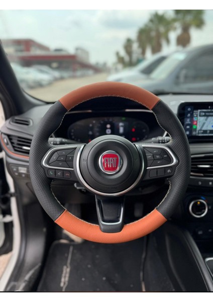 Fiat Urban 2021-2025 Araca Özgü Dikmeli Direksiyon Kılıfı Soft Nokta Kahverengi