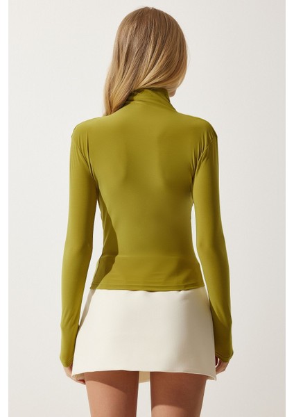 Kadın Büzgü Detaylı Dik Yaka Sandy Bluz fırsatları