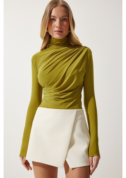 Kadın Büzgü Detaylı Dik Yaka Sandy Bluz fiyatları