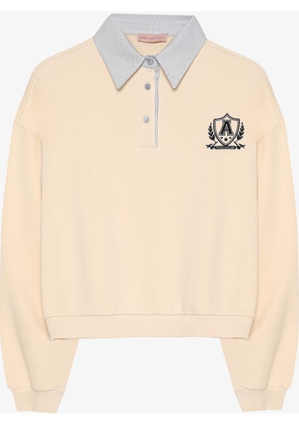 Çizgili Gömlek Yaka Detaylı Arma Nakışlı Oversize Sweatshirt Bej