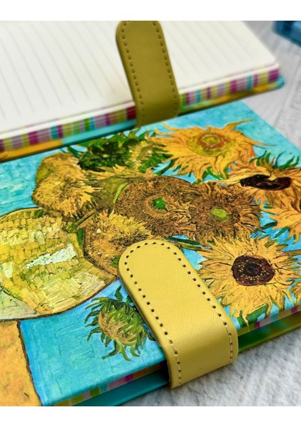 Van Gogh 15 Ayçiçekli Vazo Desenli Çizgili Sert Kapak Mıknatıslı Defter modelleri
