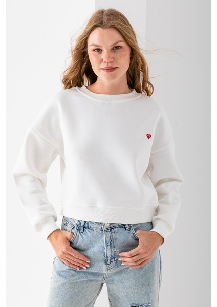 Kadın Bisiklet Yaka Kalp Nakışlı 3ip Crop Sweatshirt Beyaz - 2669 modelleri