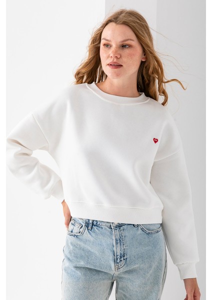 Kadın Bisiklet Yaka Kalp Nakışlı 3ip Crop Sweatshirt Beyaz - 2669 fırsatları