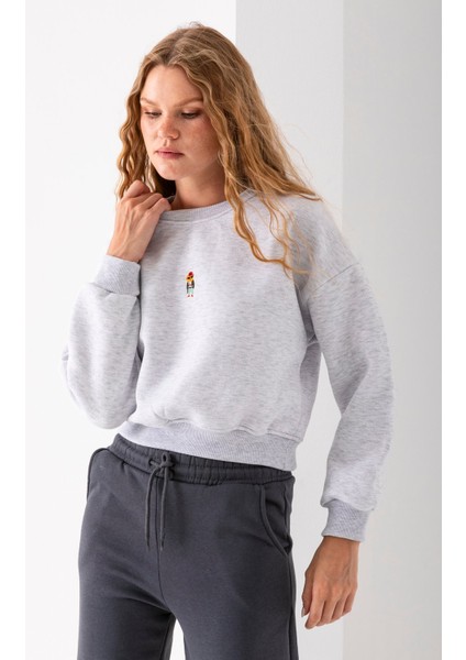Kadın Bisiklet Yaka Gözlüklü Ayı Nakışlı 3ip Crop Sweatshirt Gri - 2671