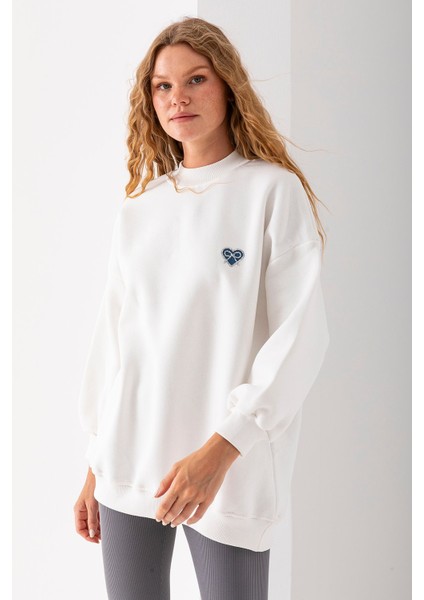 Kadın Bisiklet Yaka Fiyonk Kalp Nakışlı Oversize 3ip Sweatshirt Beyaz - 2629 modelleri