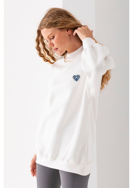 Kadın Bisiklet Yaka Fiyonk Kalp Nakışlı Oversize 3ip Sweatshirt Beyaz - 2629 indirimleri