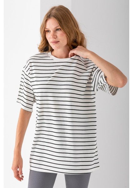 Kadın Bisiklet Yaka Oversize Basic Çizgili T-Shirt Siyah - 25700