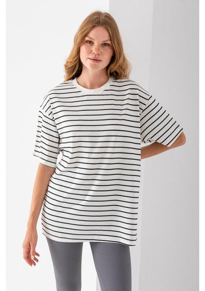 Kadın Bisiklet Yaka Oversize Basic Çizgili T-Shirt Siyah - 25700 modelleri