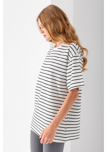 Kadın Bisiklet Yaka Oversize Basic Çizgili T-Shirt Siyah - 25700