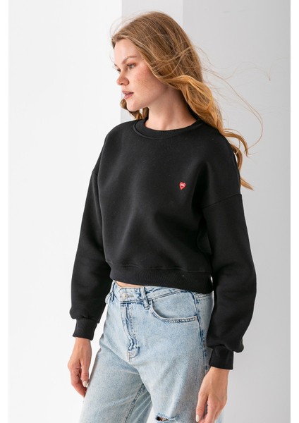 Kadın Bisiklet Yaka Kalp Nakışlı 3ip Crop Sweatshirt Siyah - 2669