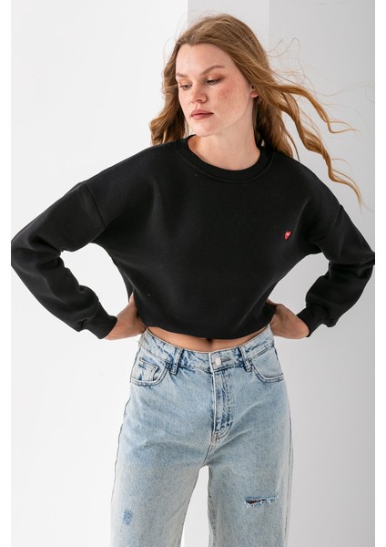 Kadın Bisiklet Yaka Kalp Nakışlı 3ip Crop Sweatshirt Siyah - 2669