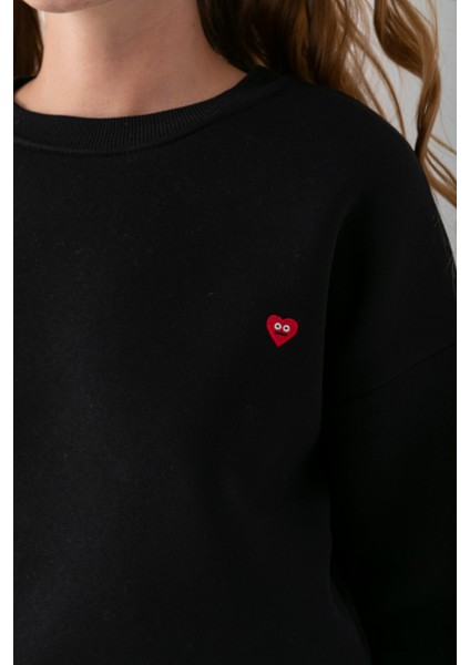 Kadın Bisiklet Yaka Kalp Nakışlı 3ip Crop Sweatshirt Siyah - 2669