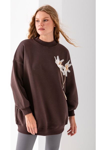 Kadın Bisiklet Yaka Çiçek Aksesuarlı 3ip Oversize Sweatshirt Kahverengi - 2628 fiyatları