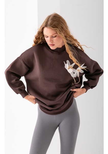 Kadın Bisiklet Yaka Çiçek Aksesuarlı 3ip Oversize Sweatshirt Kahverengi - 2628 fırsatları