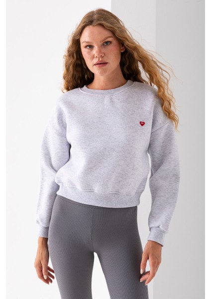 Kadın Bisiklet Yaka Kalp Nakışlı 3ip Crop Sweatshirt Gri - 2669