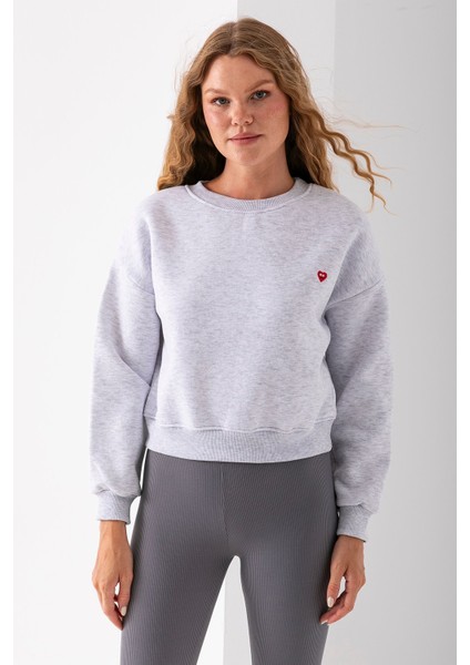 Kadın Bisiklet Yaka Kalp Nakışlı 3ip Crop Sweatshirt Gri - 2669 modelleri