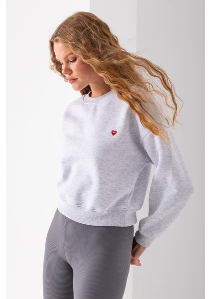 Kadın Bisiklet Yaka Kalp Nakışlı 3ip Crop Sweatshirt Gri - 2669 indirimleri