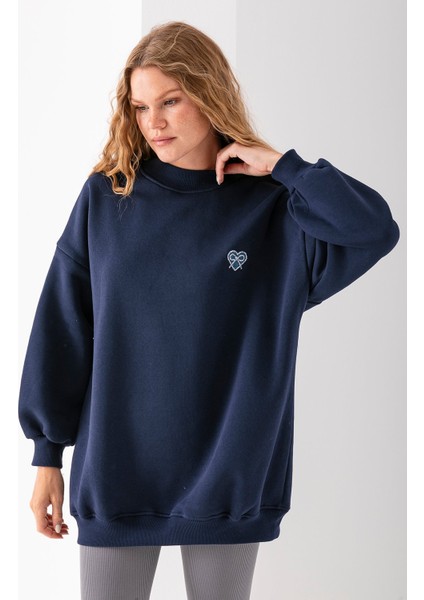 Kadın Bisiklet Yaka Fiyonk Kalp Nakışlı Oversize 3ip Sweatshirt Lacivert - 2629 modelleri